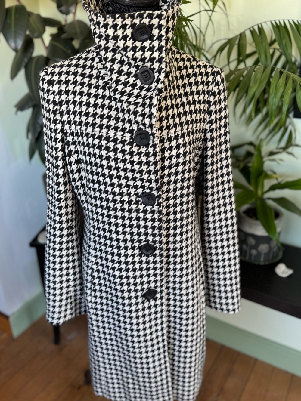 Urban behavior Black & White Houndstooth Coat